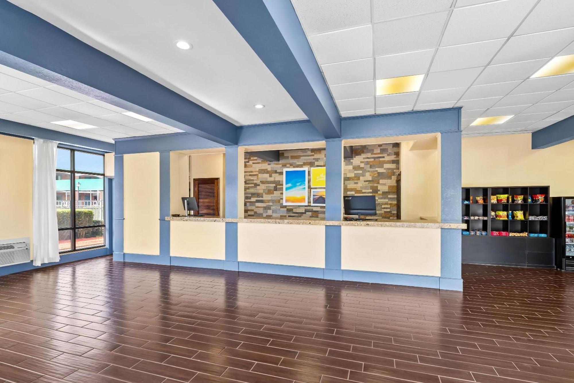 Days Inn By Wyndham Petersburg/South Fort Lee Экстерьер фото