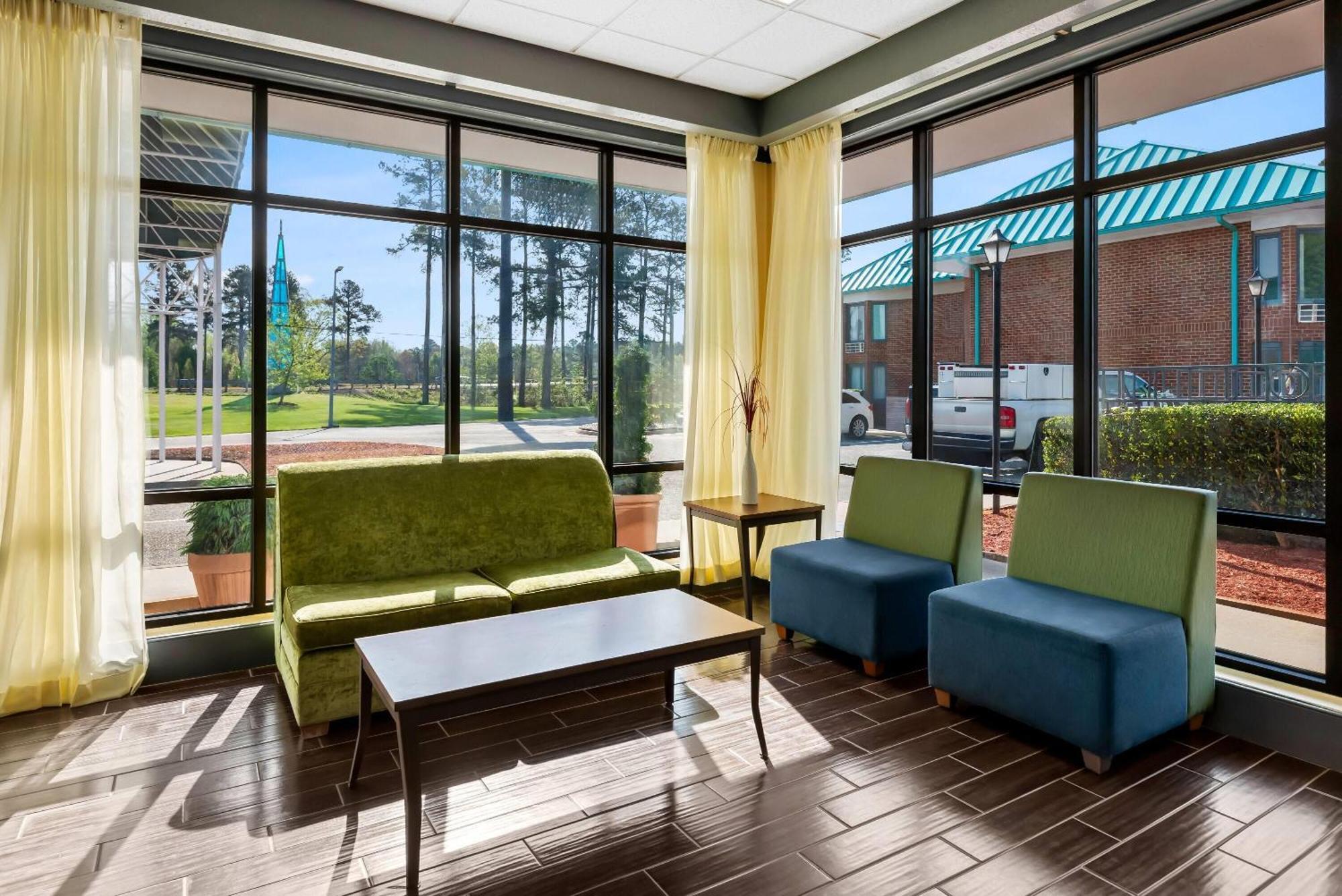 Days Inn By Wyndham Petersburg/South Fort Lee Экстерьер фото