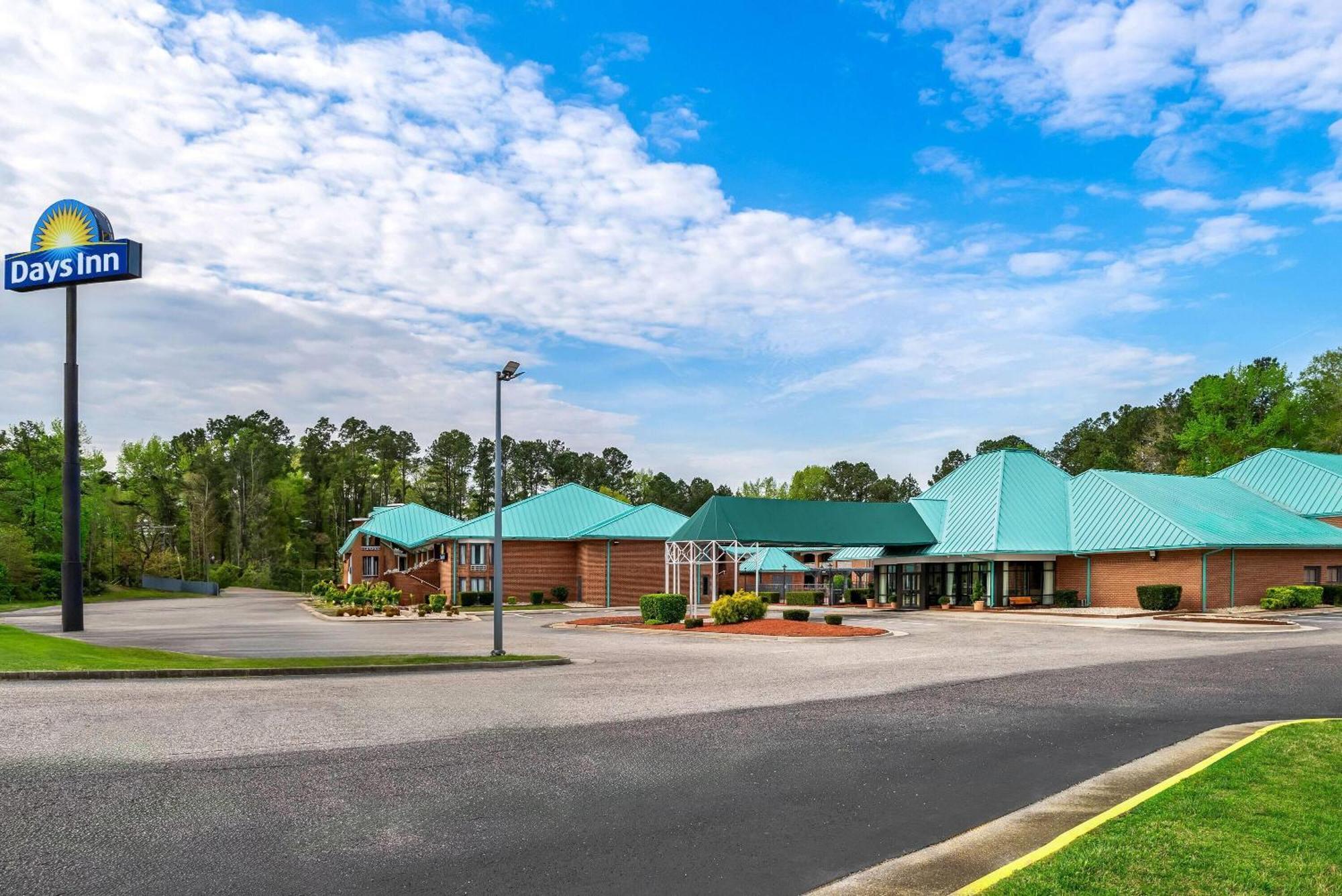 Days Inn By Wyndham Petersburg/South Fort Lee Экстерьер фото
